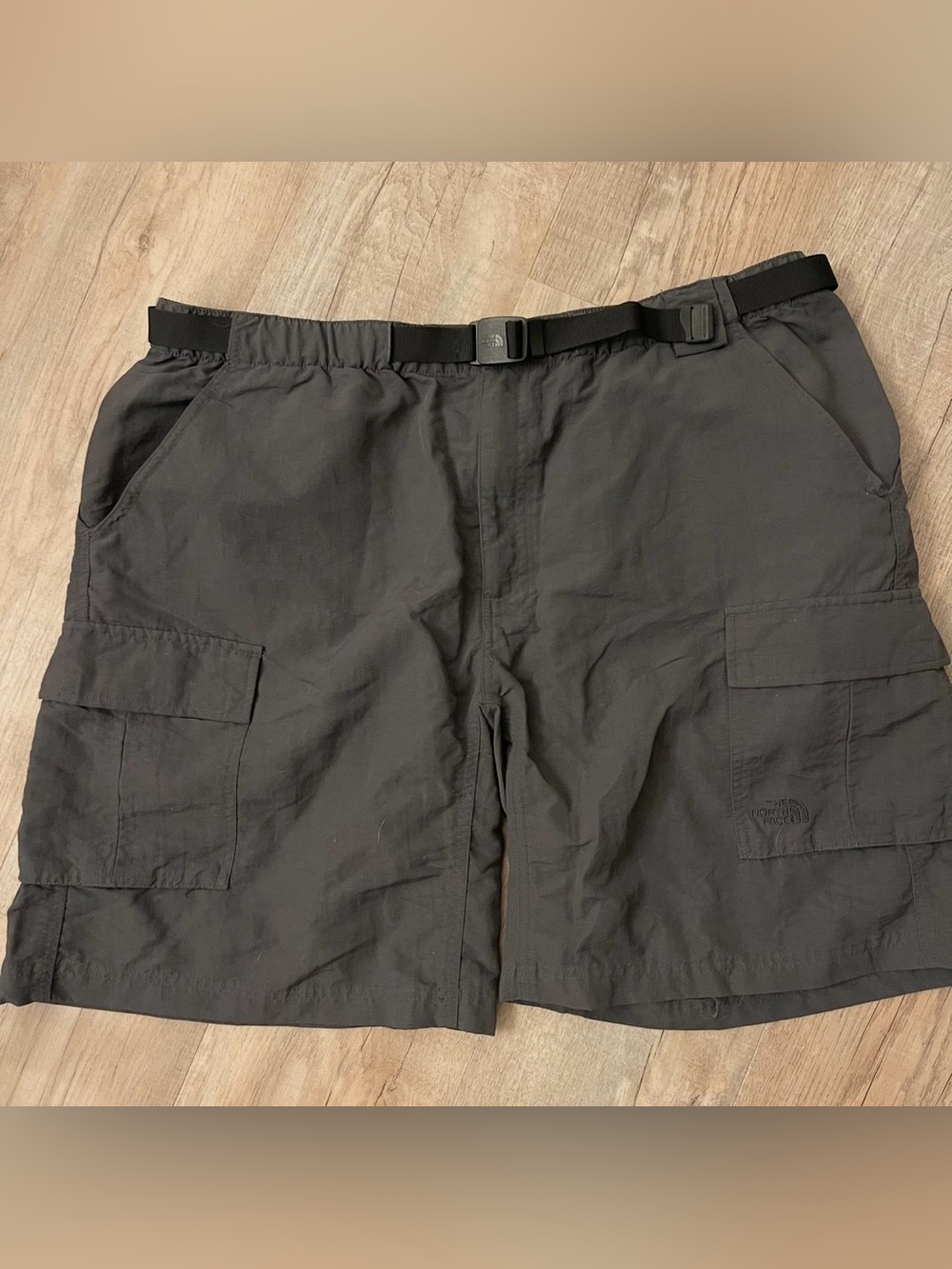 The North Face Hiking Utility Cargo Shorts Men’s 2XL Belted Outdoor Water River